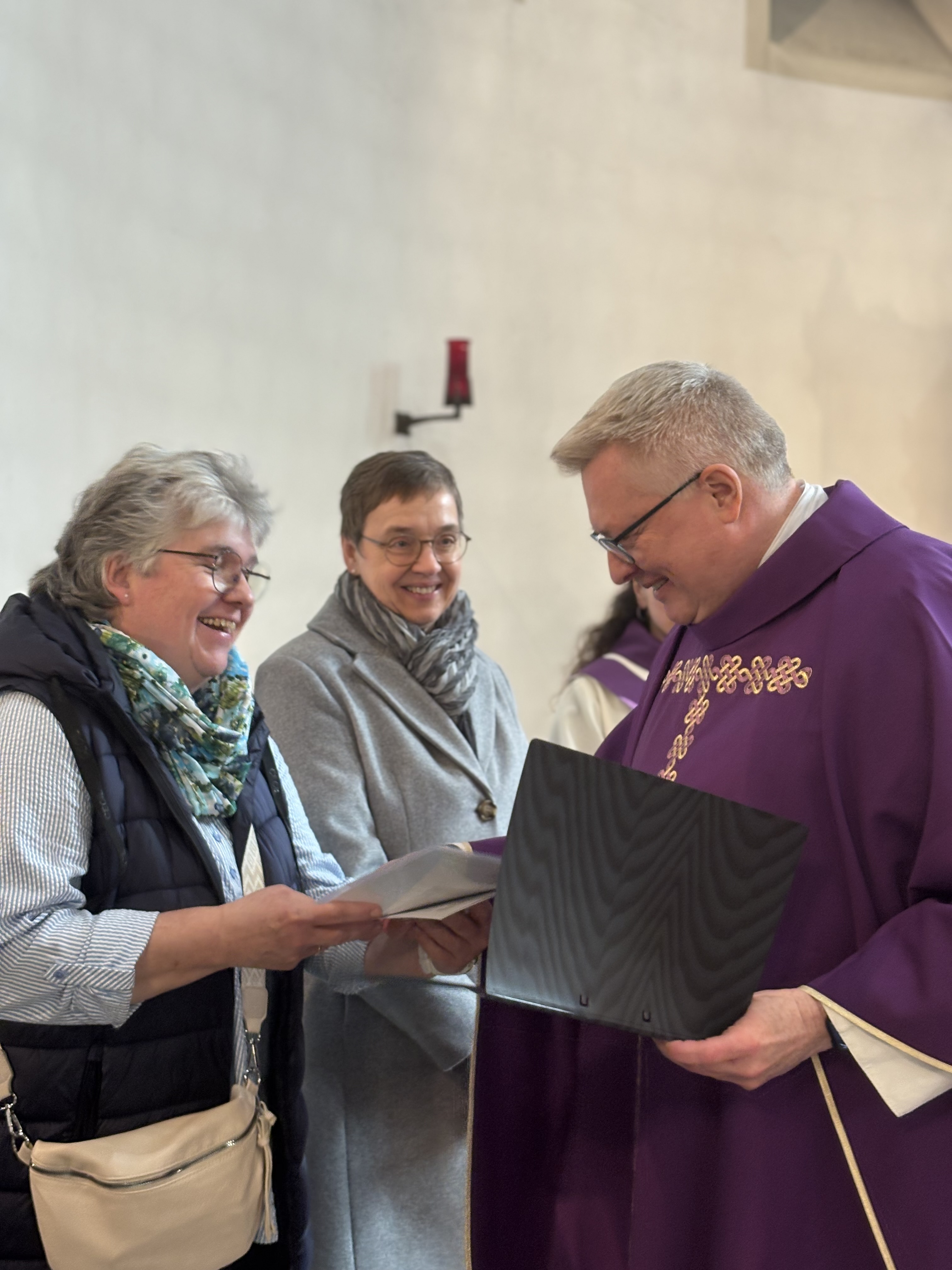 Pastoralvereinbarung übergeben